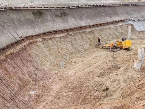玛曲基坑边坡加固